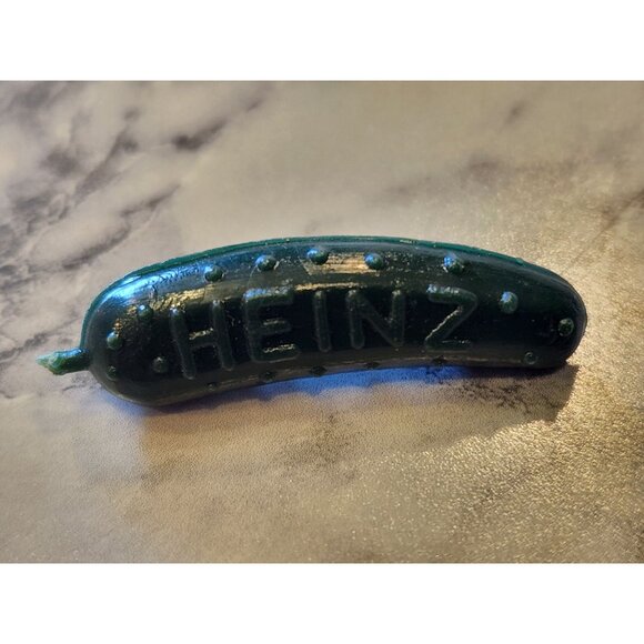 Vintage Heinz 57 Green Pickle Lapel Pins Set of 5 - Picture 3 of 5